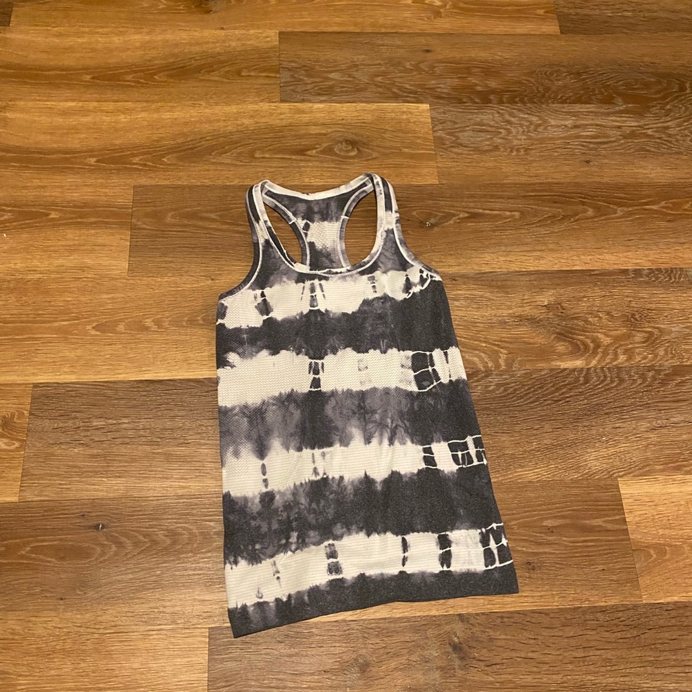 Gray and white tie dye swift tank